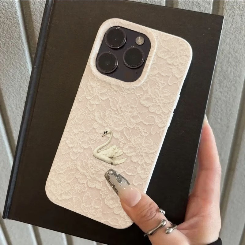 غطاء هاتف بنمط البجع والدانتيل - مراجعة Apple Iphone 16 وسعره